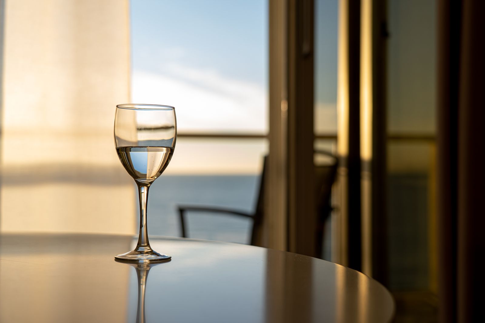 Pokój hotelowy z widokiem na morze